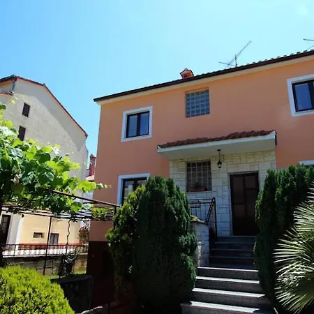 Branko Apartment *